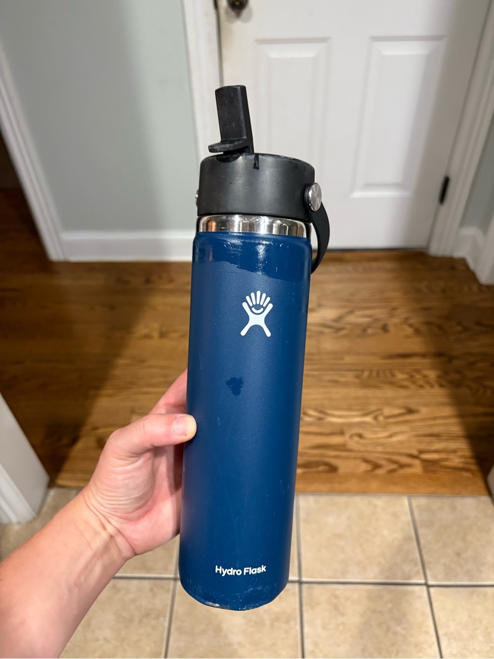 24 Ounce Hydro Flask Navy Stainless Steel Water Bottle